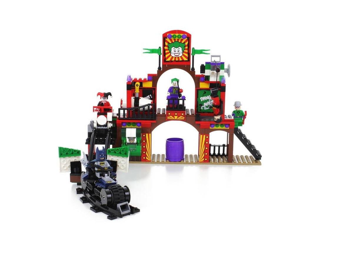 LEGO DC Comics Super Heroes 6857 - The Dynamic Duo Funhouse Escape Q462