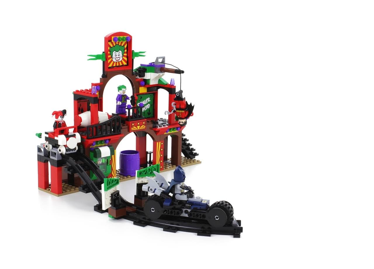 LEGO DC Comics Super Heroes 6857 - The Dynamic Duo Funhouse Escape Q462
