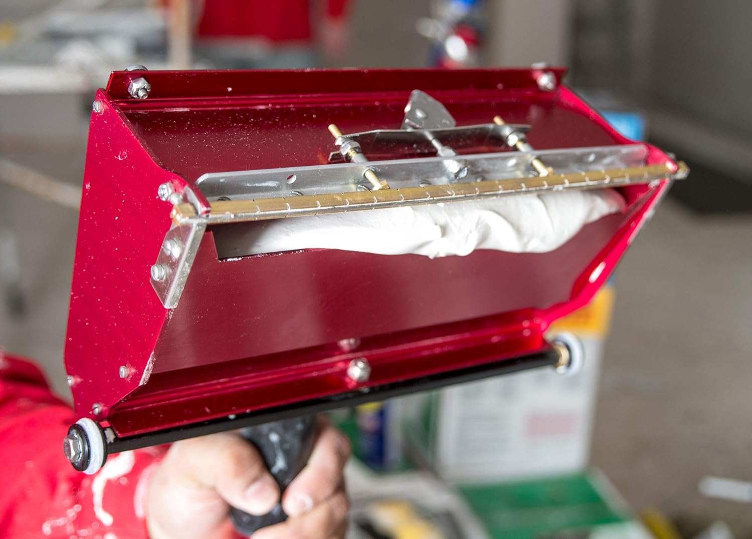 7-Inch Flat Finishing Box with Extendable Handle J615658