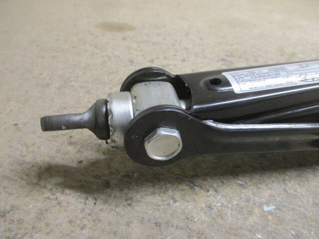 OEM Wheel Tire Jack Assembly for Kia Sportage M4957