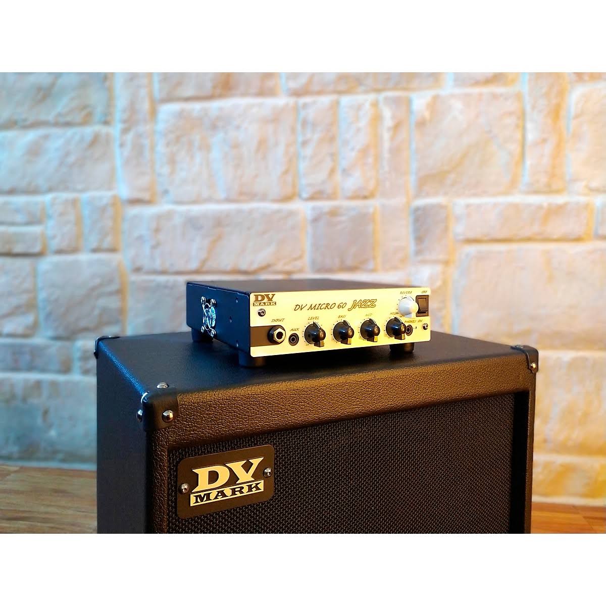 60W Guitar Amp Head Black and Beige E5037